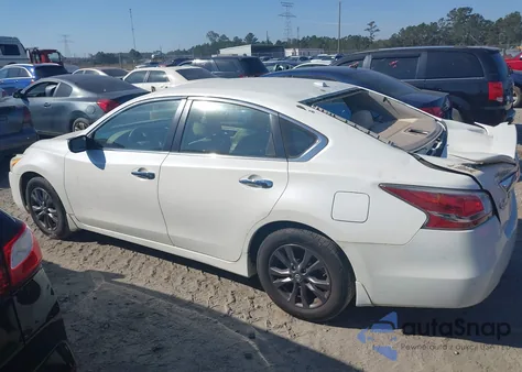 2015 Nissan Altima 2.5 из США, поврежденный, VIN 1N4AL3AP0FC476853